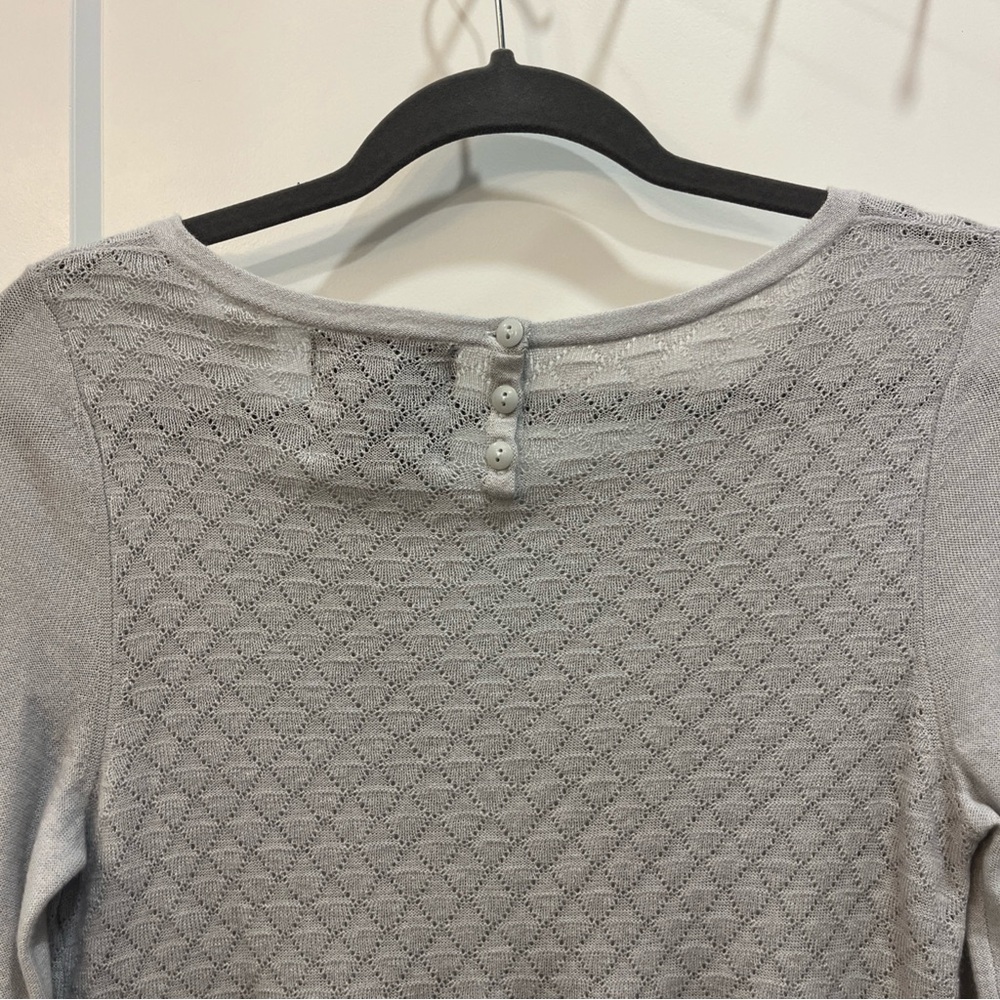 Guinevere Anthropologie Gray Silver Ribbed Lightweight Wool Sweater Size Medium - Picture 6 of 9
